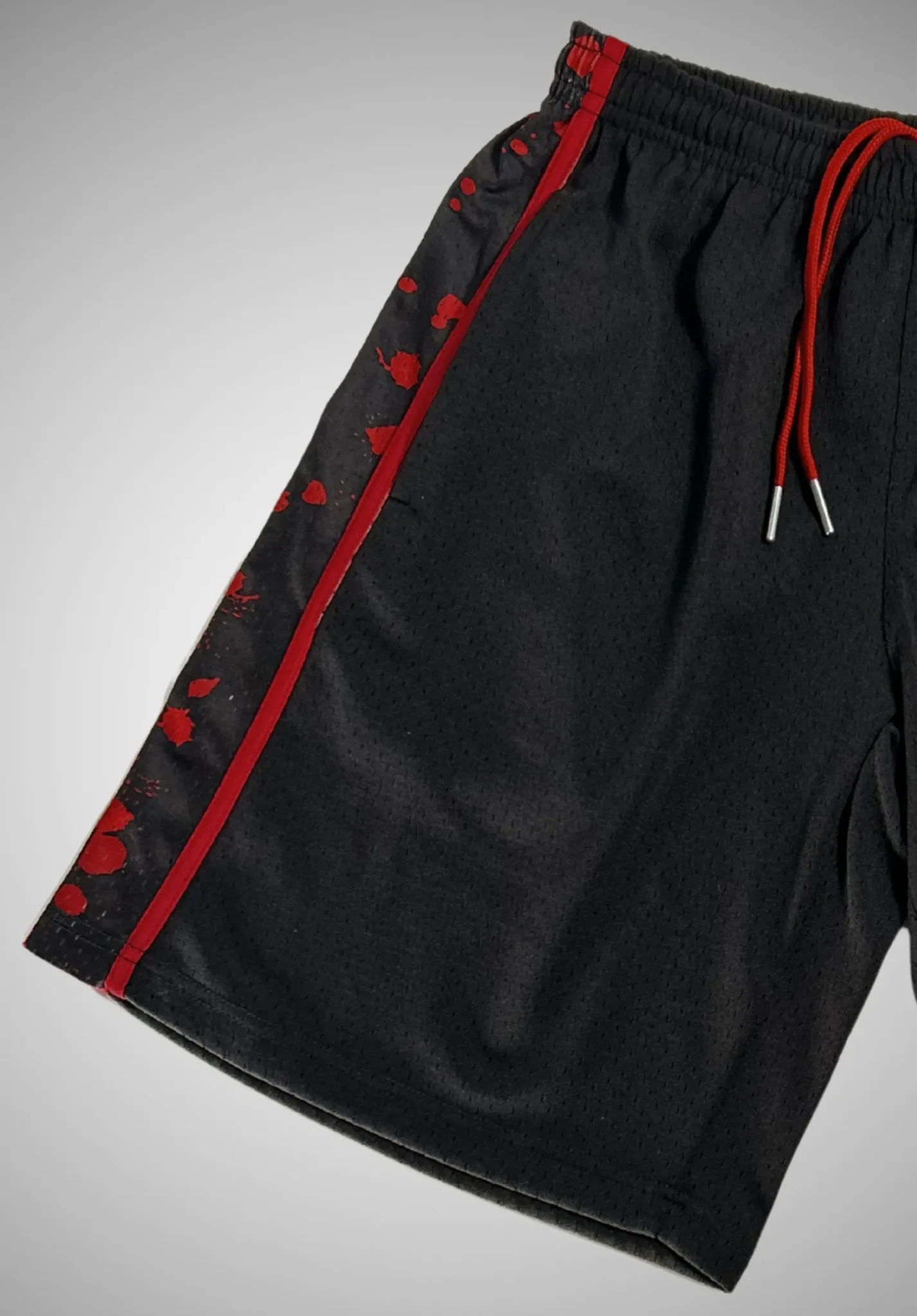 Short Moshpit 666 noir et rouge en mesh lourd avec poches latérales