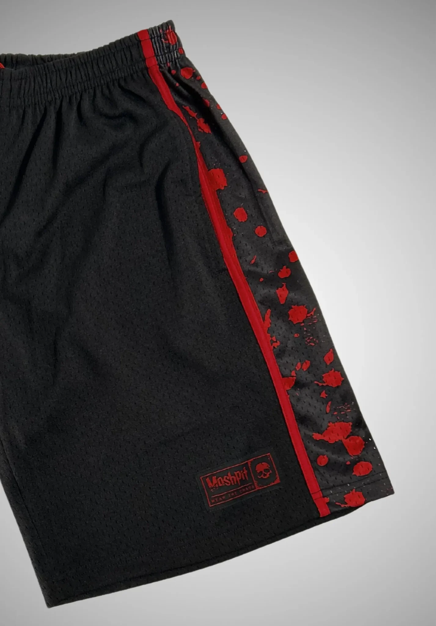 Short Moshpit 666 noir et rouge en mesh lourd avec poches latérales