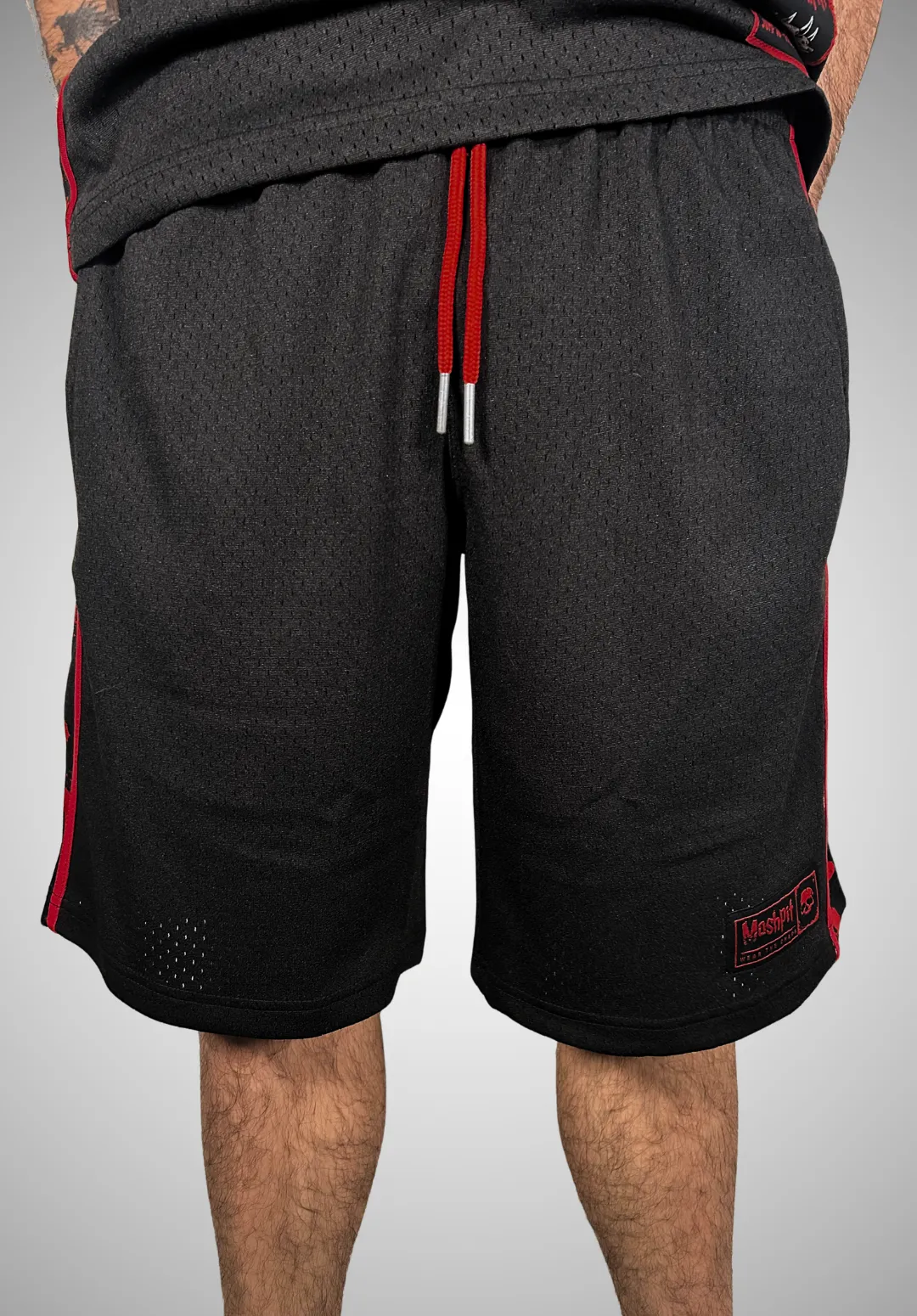 Short Moshpit 666 noir et rouge en mesh lourd avec poches latérales