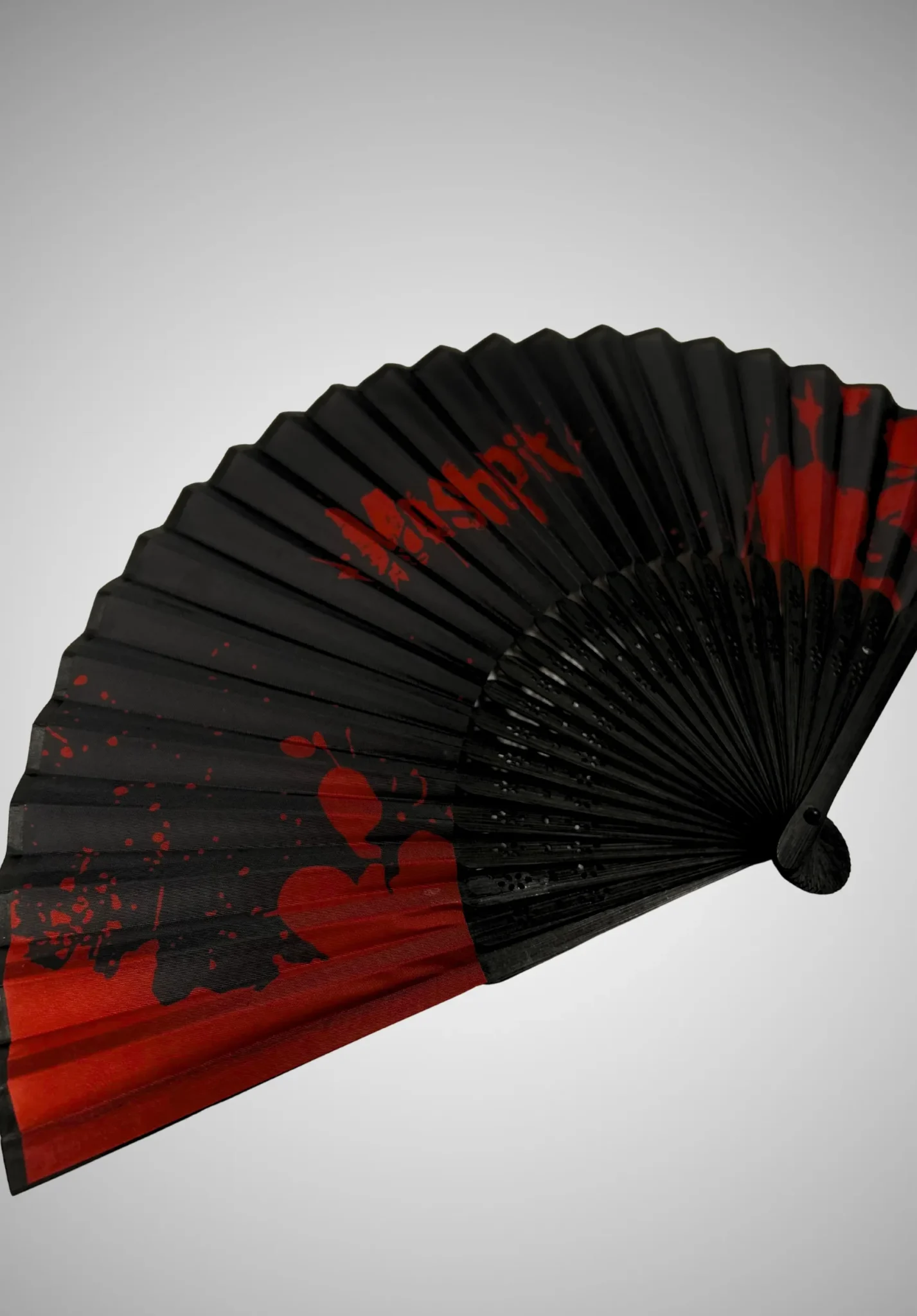 Éventail Moshpit noir et rouge ouvert avec logo et projections rouges
